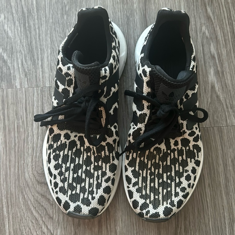 Adidas Womens Swift Run Leapord Print